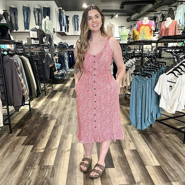 Meet the 20-Year-Old Who Opened a Clothing Boutique in Whitecourt, Alberta