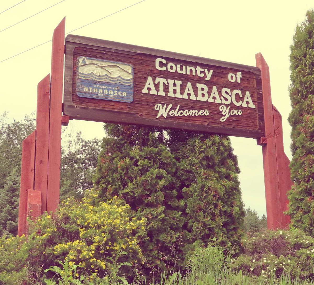 Tour The Cozy Lake Town of Athabasca, Alberta with Elle's Boutique